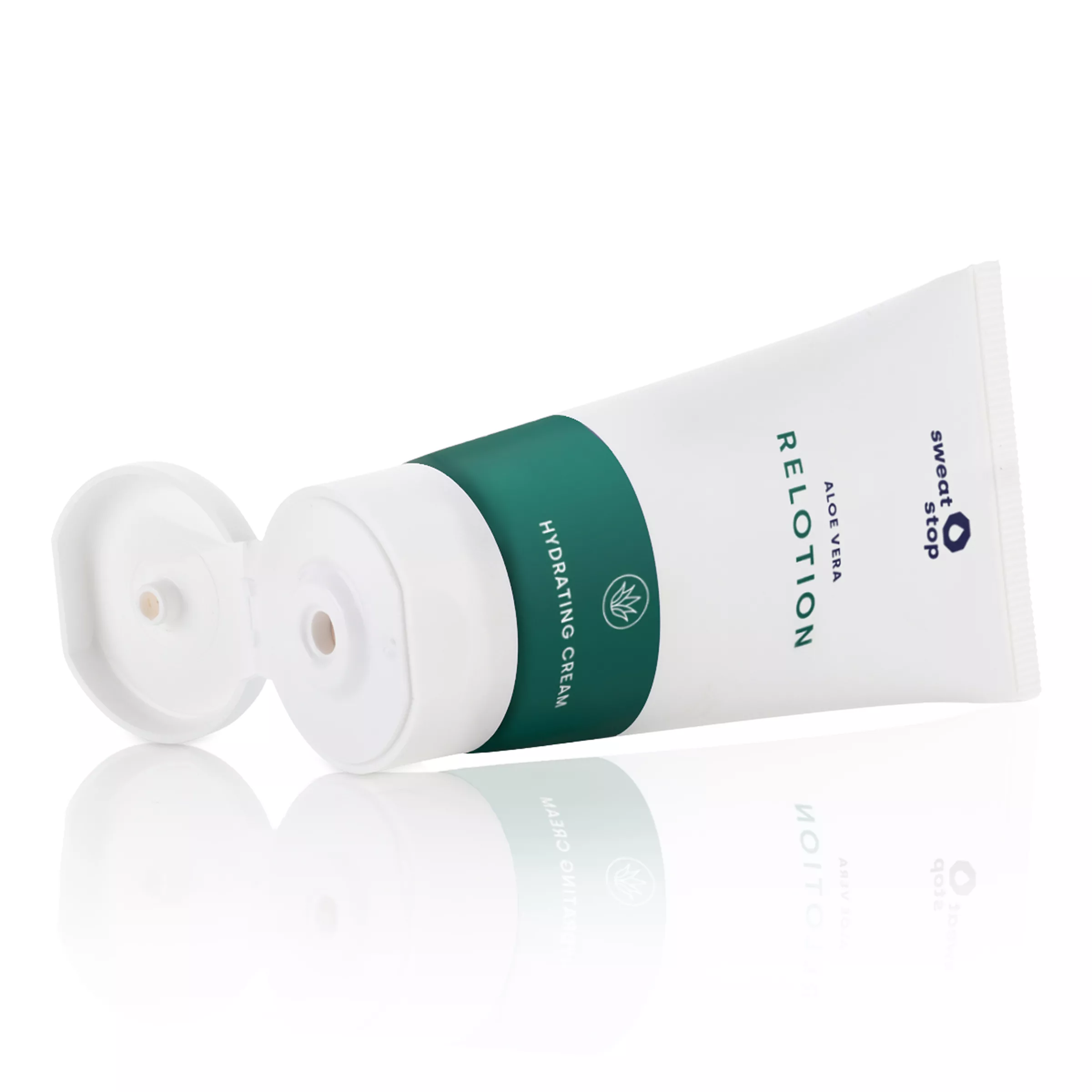Geöffnete Tube der sweatstop Aloe Vera Relotion Hydrating Cream, liegend auf weißem Hintergrund mit Spiegelung